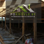 montazh-stropil-pod-mjagkuju-krovlju